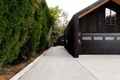 2105 E Fardown Ave, Holladay, UT 84121 - Photo 48