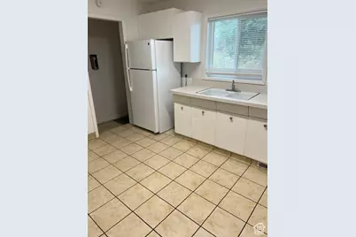 325 E 4425 S, Washington Terrace, UT 84405 - Photo 4
