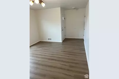325 E 4425 S, Washington Terrace, UT 84405 - Photo 6