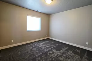 9051 N Clubhouse Ln, Eagle Mountain, UT 84005 - Photo 34