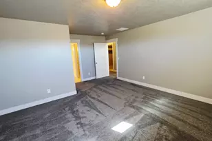 9051 N Clubhouse Ln, Eagle Mountain, UT 84005 - Photo 18