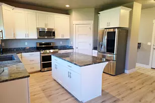 9051 N Clubhouse Ln, Eagle Mountain, UT 84005 - Photo 10