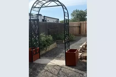 690 W Sagewood Cir S, Grantsville, UT 84029 - Photo 34