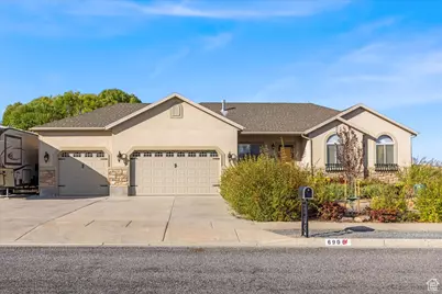 690 W Sagewood Cir S, Grantsville, UT 84029 - Photo 1