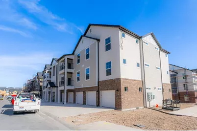 882 N Coulsen Dr #J301, Saratoga Springs, UT 84045 - Photo 2