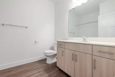 882 N Coulsen Dr #J302, Saratoga Springs, UT 84045 - Photo 8
