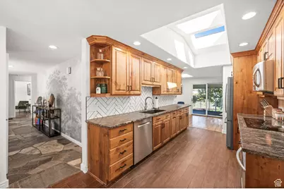 8597 S Mount Majestic Rd E, Sandy, UT 84093 - Photo 14