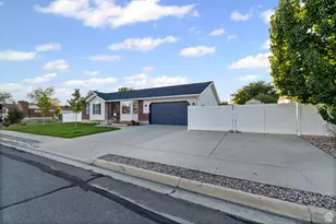 1295 N 190 E, Lehi, UT 84043 - Photo 2