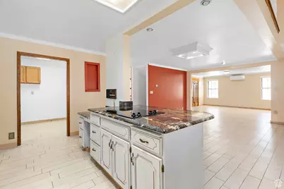 6824 S Creekcove Way E, Cottonwood Heights, UT 84047 - Photo 18