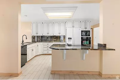 6824 S Creekcove Way E, Cottonwood Heights, UT 84047 - Photo 16