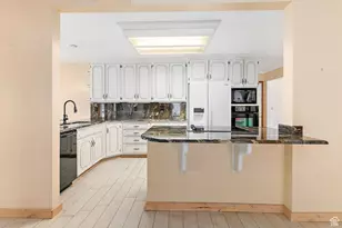 6824 S Creekcove Way E, Cottonwood Heights, UT 84047 - Photo 16