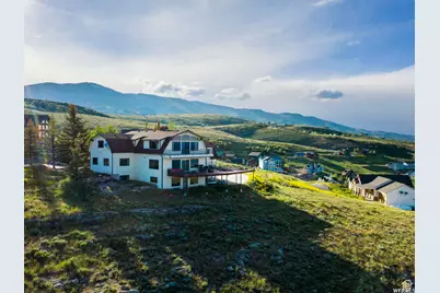 588 W Raspberry Patch Rd, Garden City, UT 84028 - Photo 2