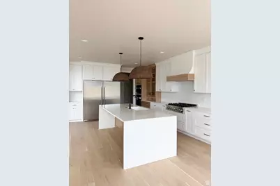 691 W Eaglecrest Cir, Elk Ridge, UT 84651 - Photo 4