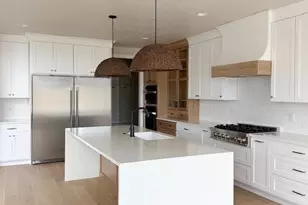 691 W Eaglecrest Cir, Elk Ridge, UT 84651 - Photo 4