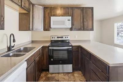 605 E Lockwood Dr N, Ogden, UT 84404 - Photo 18