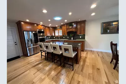 2110 E Lonsdale Dr, Cottonwood Heights, UT 84121 - Photo 8