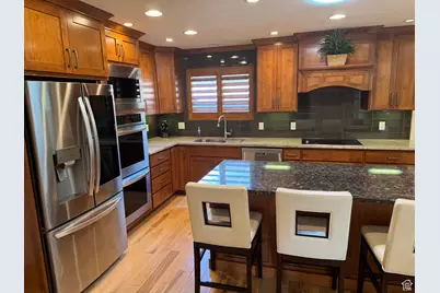 2110 E Lonsdale Dr, Cottonwood Heights, UT 84121 - Photo 6