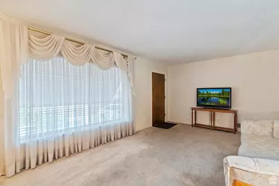 4506 S 300 W, Washington Terrace, UT 84405 - Photo 4