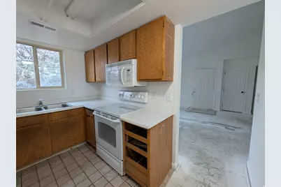 955 E Creekhill Ln #31, Midvale, UT 84047 - Photo 8