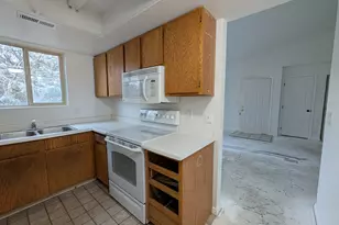 955 E Creekhill Ln, Midvale, UT 84047 - Photo 8