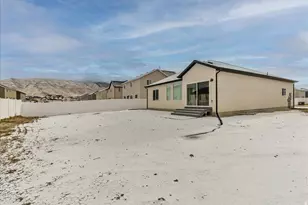 1573 E Lynx Ln, Eagle Mountain, UT 84005 - Photo 32