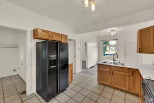 266 S 900 W, Salt Lake City, UT 84104 - Photo 8