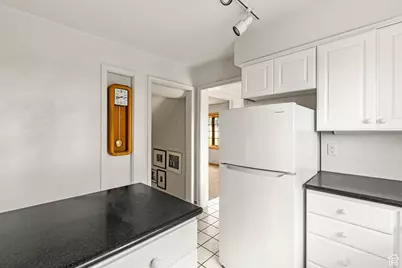 532 E 12th Ave, Salt Lake City, UT 84103 - Photo 14