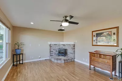 389 W 2575 N, Sunset, UT 84015 - Photo 6