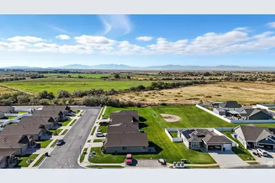 3468 N Larkspur Ln W, Plain City, UT 84404 - Photo 12