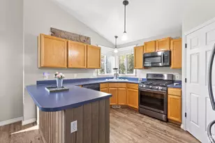 374 S Davenport Dr E, Grantsville, UT 84029 - Photo 10