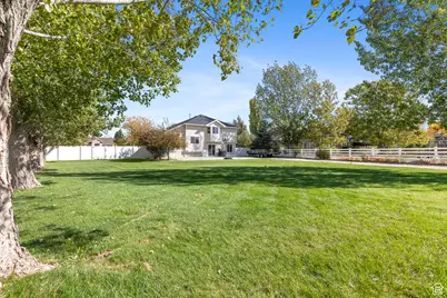 374 S Davenport Dr E, Grantsville, UT 84029 - Photo 40