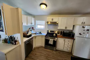 262 E Hidden View Dr, Sandy, UT 84070 - Photo 2