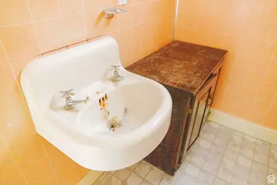 141 W 100 N, East Carbon, UT 84520 - Photo 24