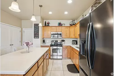 2218 W Mackay Ln, Taylorsville, UT 84129 - Photo 10