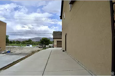 469 E Vine St, Murray, UT 84107 - Photo 44