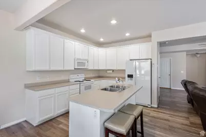 7138 S Brittany Town Dr, West Jordan, UT 84084 - Photo 16