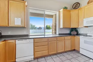 7138 S Brittany Town Dr, West Jordan, UT 84084 - Photo 32