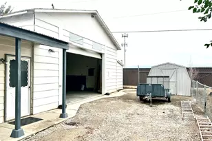 439 E 400 S, Vernal, UT 84078 - Photo 2