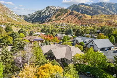 3357 E Glacier Ln, Sandy, UT 84092 - Photo 2