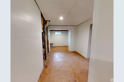 496 E Main St, Wellington, UT 84542 - Photo 28