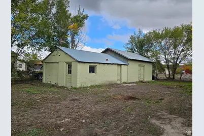 496 E Main St, Wellington, UT 84542 - Photo 30