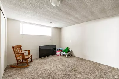 5643 S 2200 W, Roy, UT 84067 - Photo 20