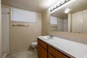 5643 S 2200 W, Roy, UT 84067 - Photo 14