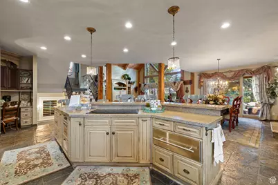 2238 E Cottonwood Cove Ln, Cottonwood Heights, UT 84121 - Photo 36