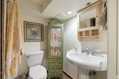 2238 E Cottonwood Cove Ln, Cottonwood Heights, UT 84121 - Photo 96