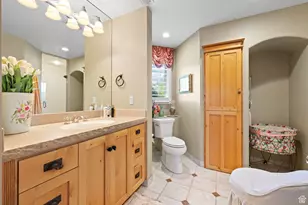 2238 E Cottonwood Cove Ln, Cottonwood Heights, UT 84121 - Photo 70