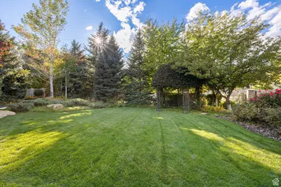 2238 E Cottonwood Cove Ln, Cottonwood Heights, UT 84121 - Photo 116