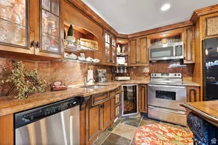 2238 E Cottonwood Cove Ln, Cottonwood Heights, UT 84121 - Photo 58