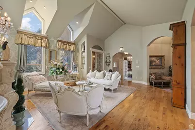 2238 E Cottonwood Cove Ln, Cottonwood Heights, UT 84121 - Photo 12