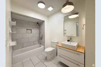 6056 S 2075 E, Holladay, UT 84121 - Photo 16